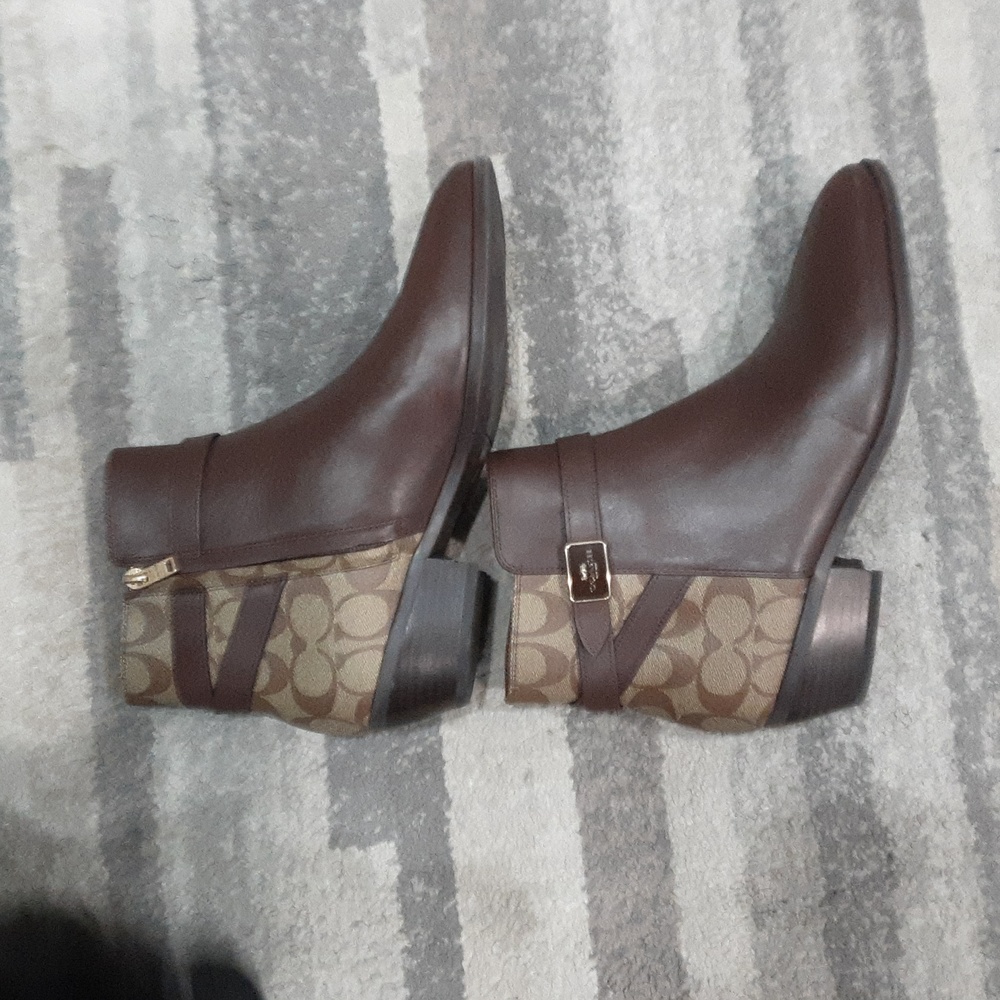 Coach brown leather ankle boots size 10